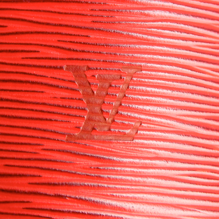 Louis Vuitton sac à main Cluny en cuir épi rouge - Detail D3