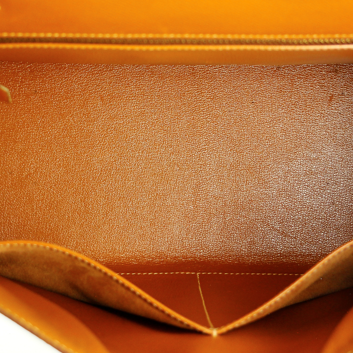 Hermès bolso Kelly 32 cm en cuero color caramelo - Detail D2