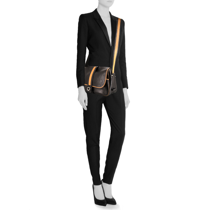 Hermes Nouméa handbag in black and gold leather - Detail D1