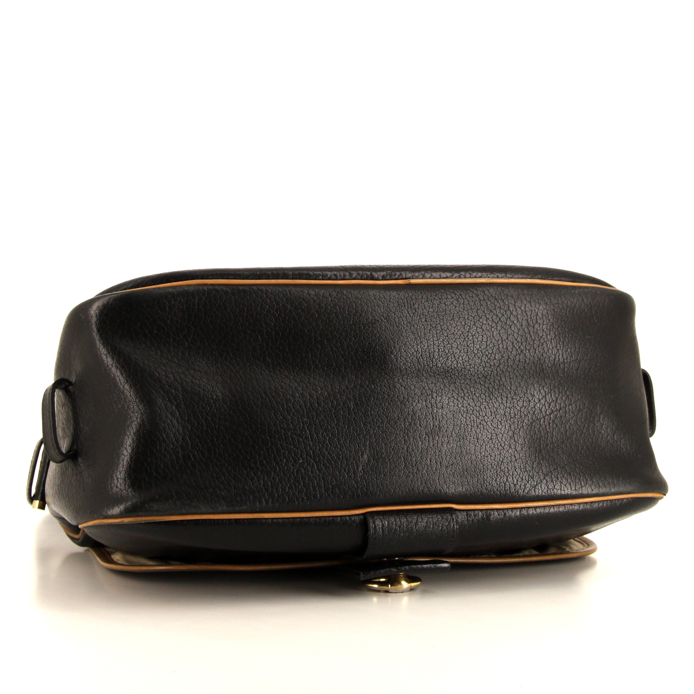 Hermes Nouméa handbag in black and gold leather - Detail D4