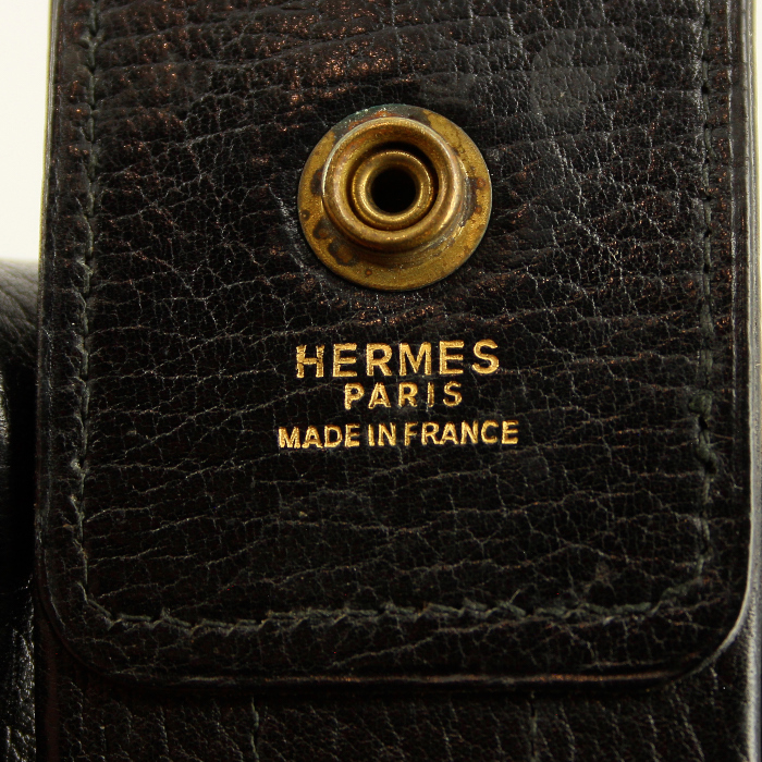 Hermes Nouméa handbag in black and gold leather - Detail D5