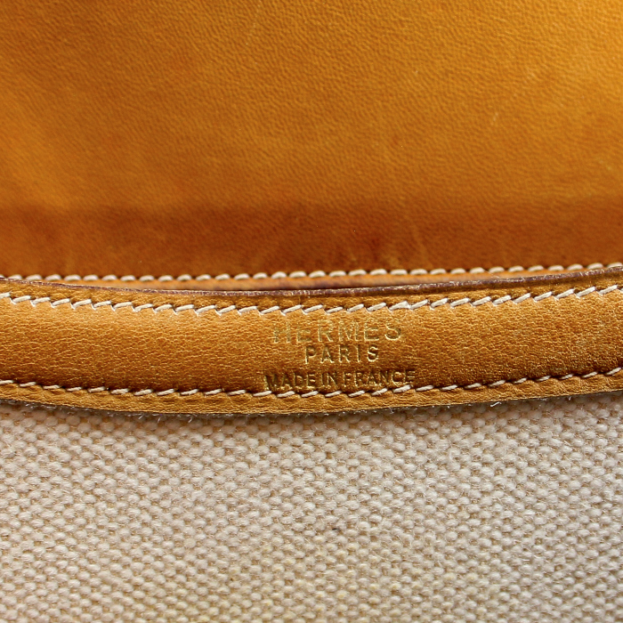 Hermes Hermes Constance handbag in beige canvas and gold leather - Detail D3