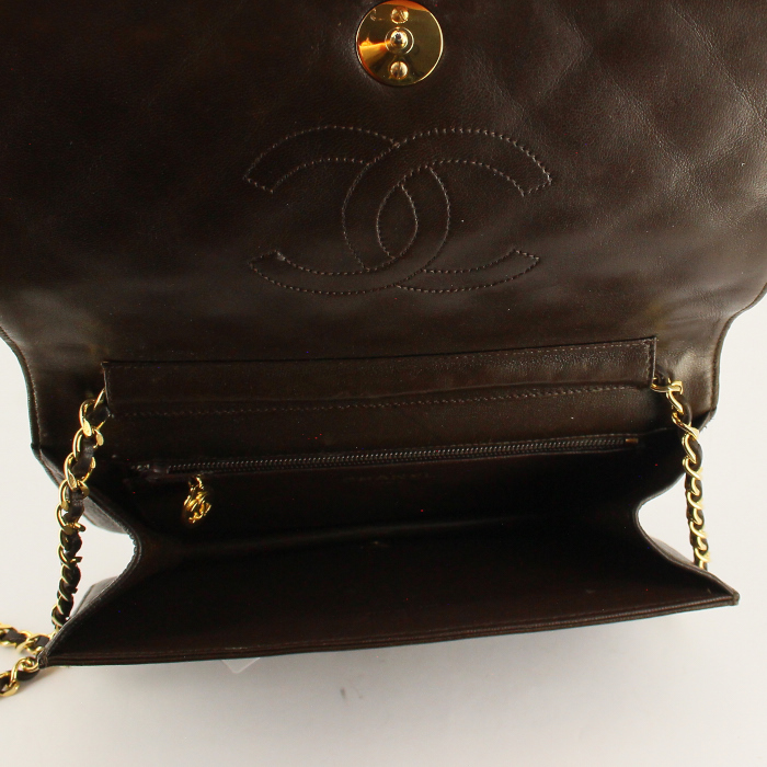 Chanel Mademoiselle handbag in brown quilted leather - Detail D3