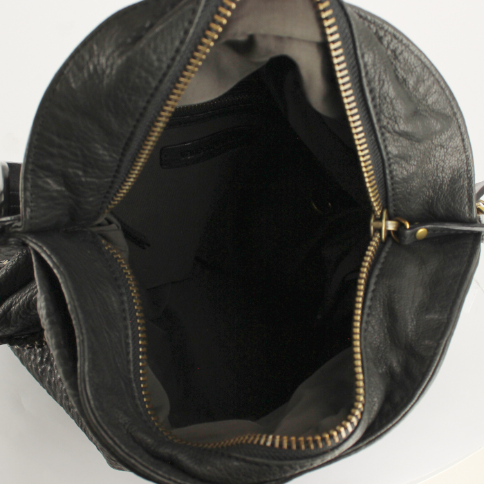 Bolso para llevar al hombro en cuero negro - Detail D2