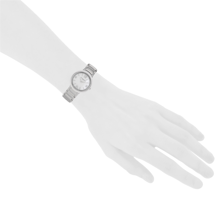 Baume
Mercier Promesse in stainless steel and diamonds Ref : 10 160 Circa 2014 - Detail D1