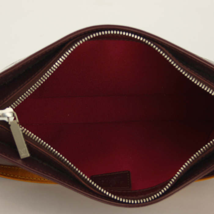 Louis Vuitton handbag in purple matt monogram leather - Detail D2