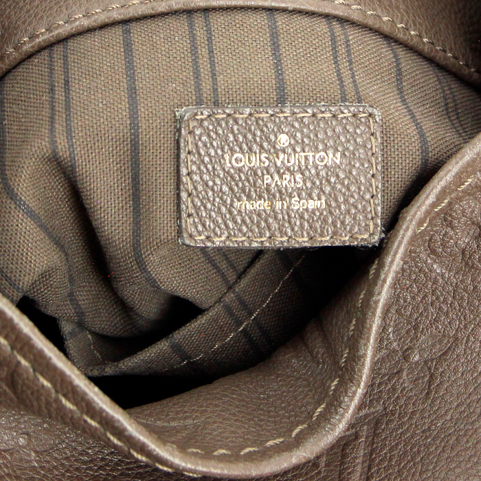 Louis Vuitton small model handbag in taupe monogram leather - Detail D5