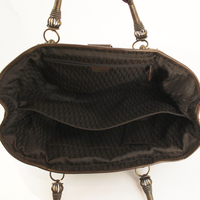 Christian Dior sac Plissé en cuir marron - Detail D2