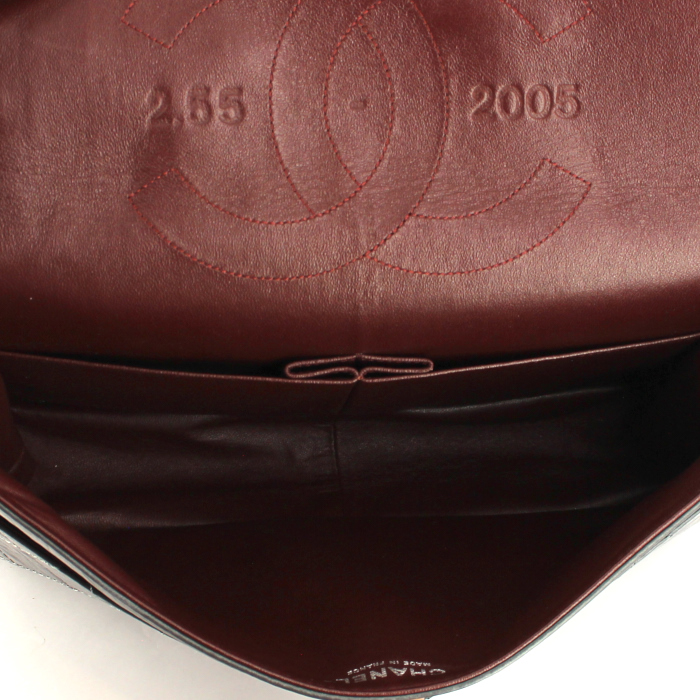 Chanel sac à main 2.55 en cuir matelassé gris - Detail D3