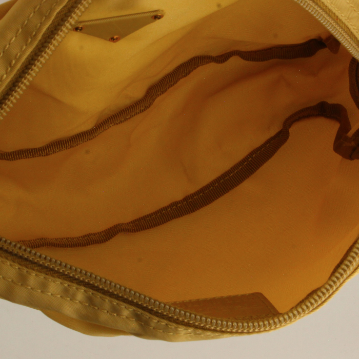 Prada lot de deux pochettes en toile beige et rouge  - Detail D3