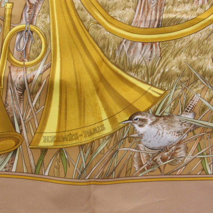 Hermes pañoleta cuadrada Carre Hermes en sarga de seda marrón y beige - Detail D2