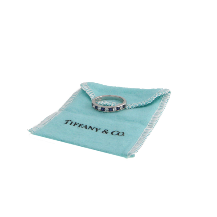 Tiffany & Co Lucida ring in platinium, in diamonds and in sapphires - Detail D2