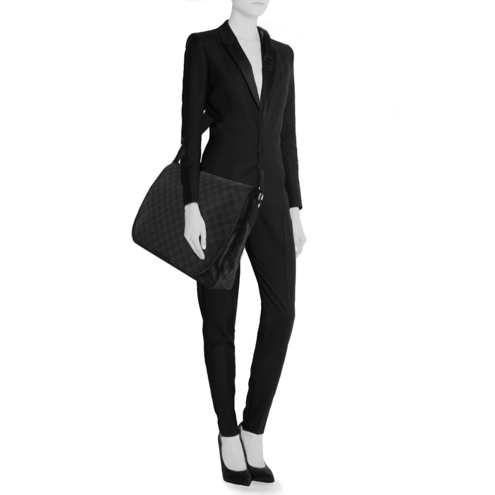 Louis Vuitton bag in gray damier canvas and black fabric - Detail D1