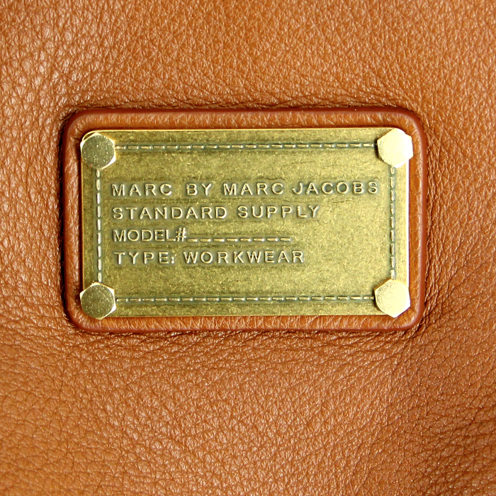 Marc by Marc Jacobs in brown leather - Detail D4