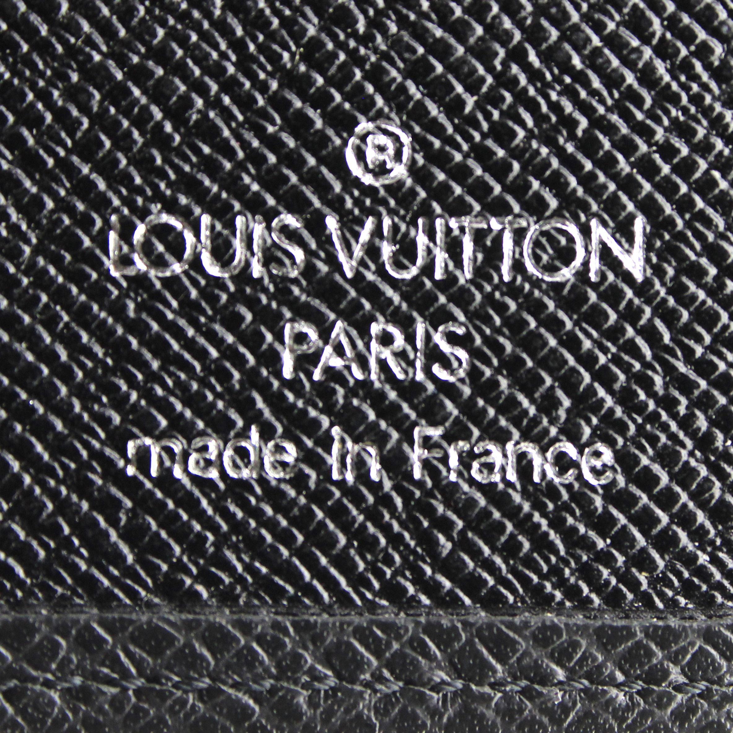 Portafogli Louis Vuitton in pelle taiga nera - Detail D2