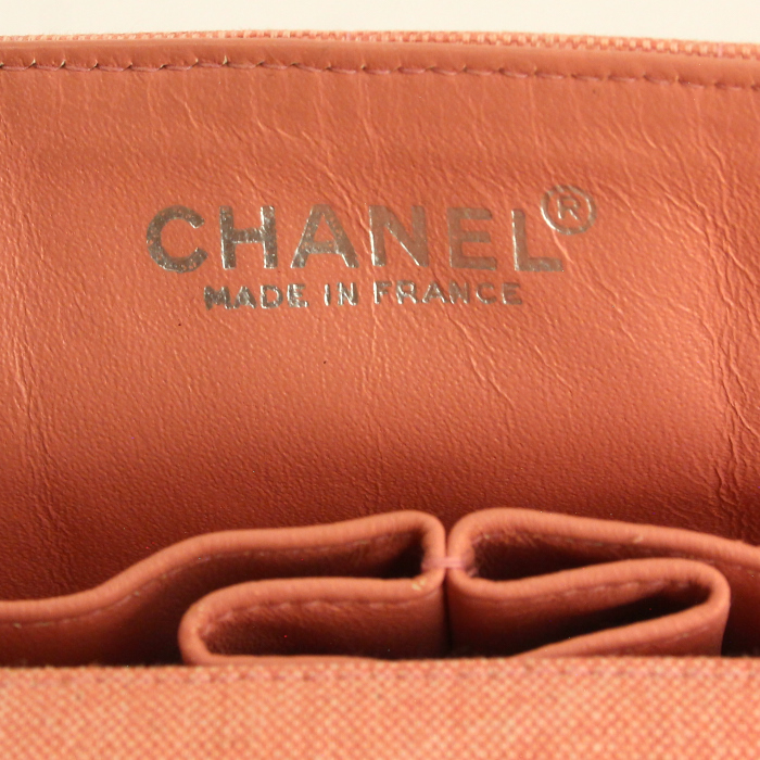 Chanel East West handbag in pink canvas and white patent leather - Detail D3