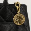 Chanel Médaillon in black grained leather - Detail D3 thumbnail