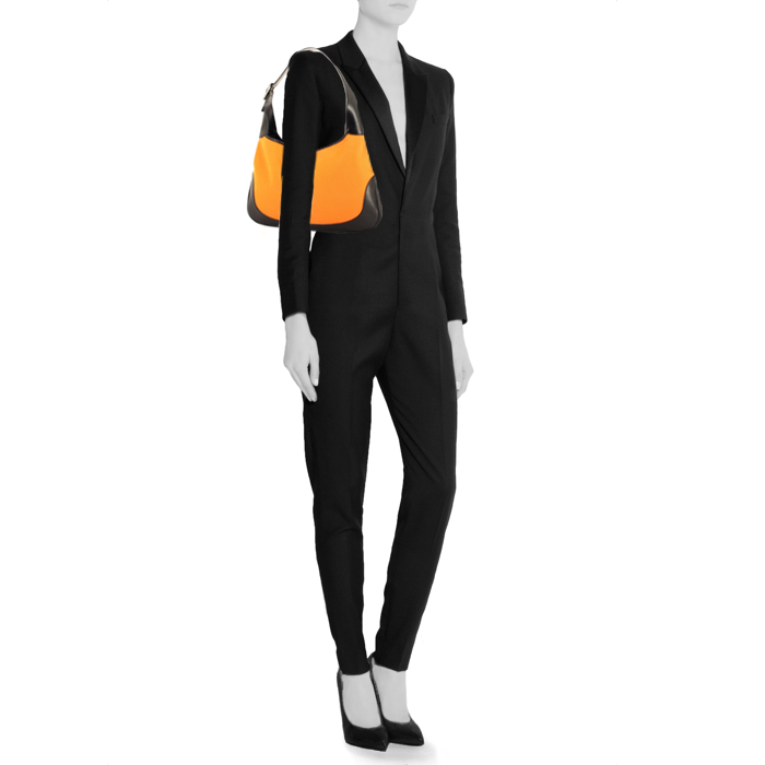 Gucci Jackie handbag in orange canvas and black leather - Detail D1