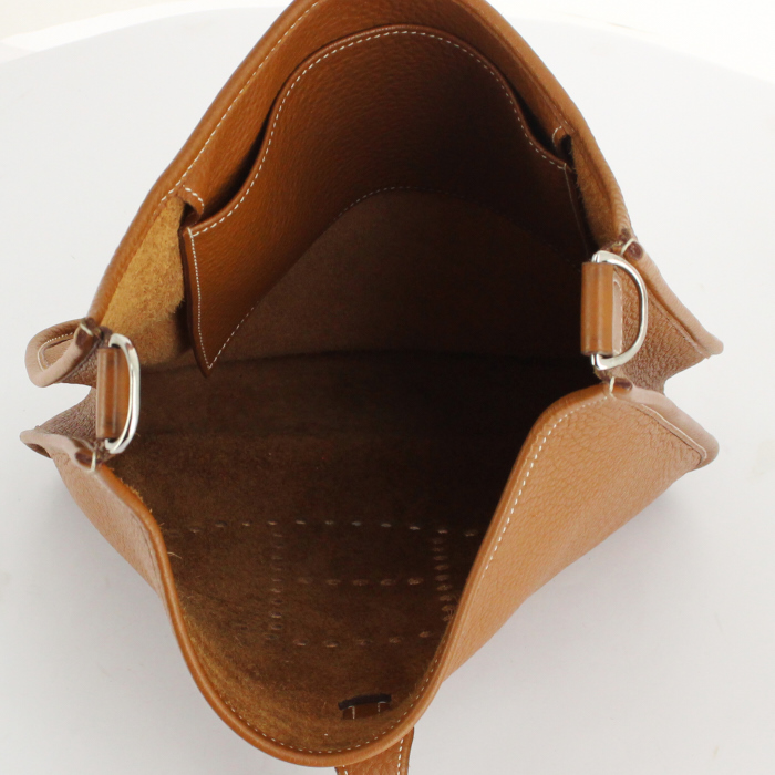 Hermes Evelyne small model handbag in brown togo leather - Detail D2