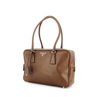Handbag in brown leather
