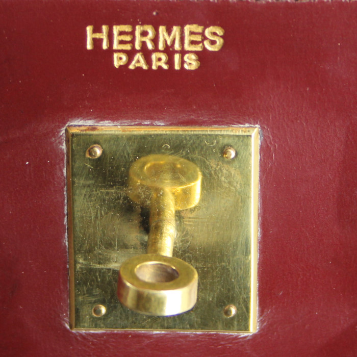 Sac à main Hermes Kelly 35 cm en cuir box bordeaux - Detail D3