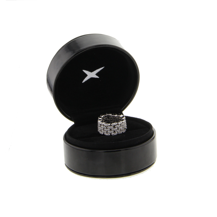 Mauboussin Je Le Veux large model ring in white gold and in diamonds - Detail D2