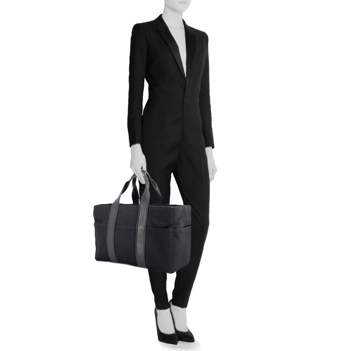 Hermes travel bag in canvas and black leather - Detail D1