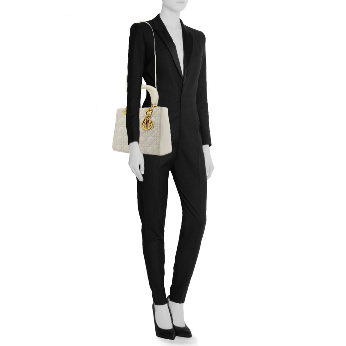 Dior medium model handbag in white patent quilted leather - Detail D2