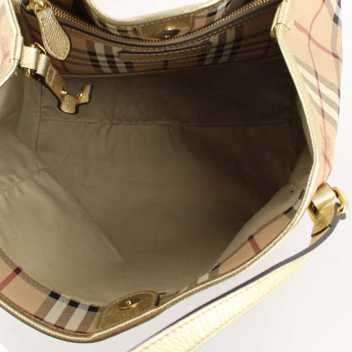 Burberry bolso de mano en lona revestida Haymarket beige y cuero dorado - Detail D2