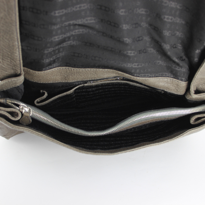 Celine handbag in taupe grained leather - Detail D2