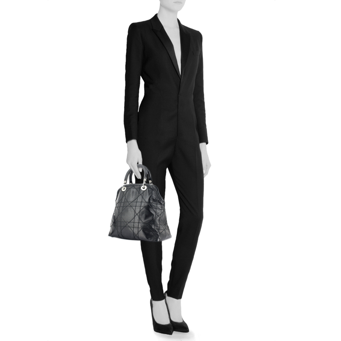 Dior Dior Granville medium model handbag in black leather - Detail D2