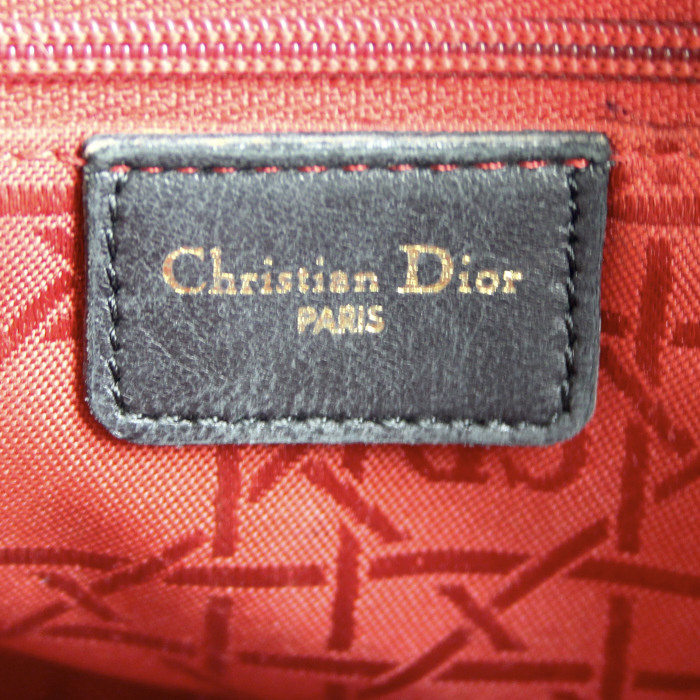 Dior handbag in black quilted leather - Detail D3