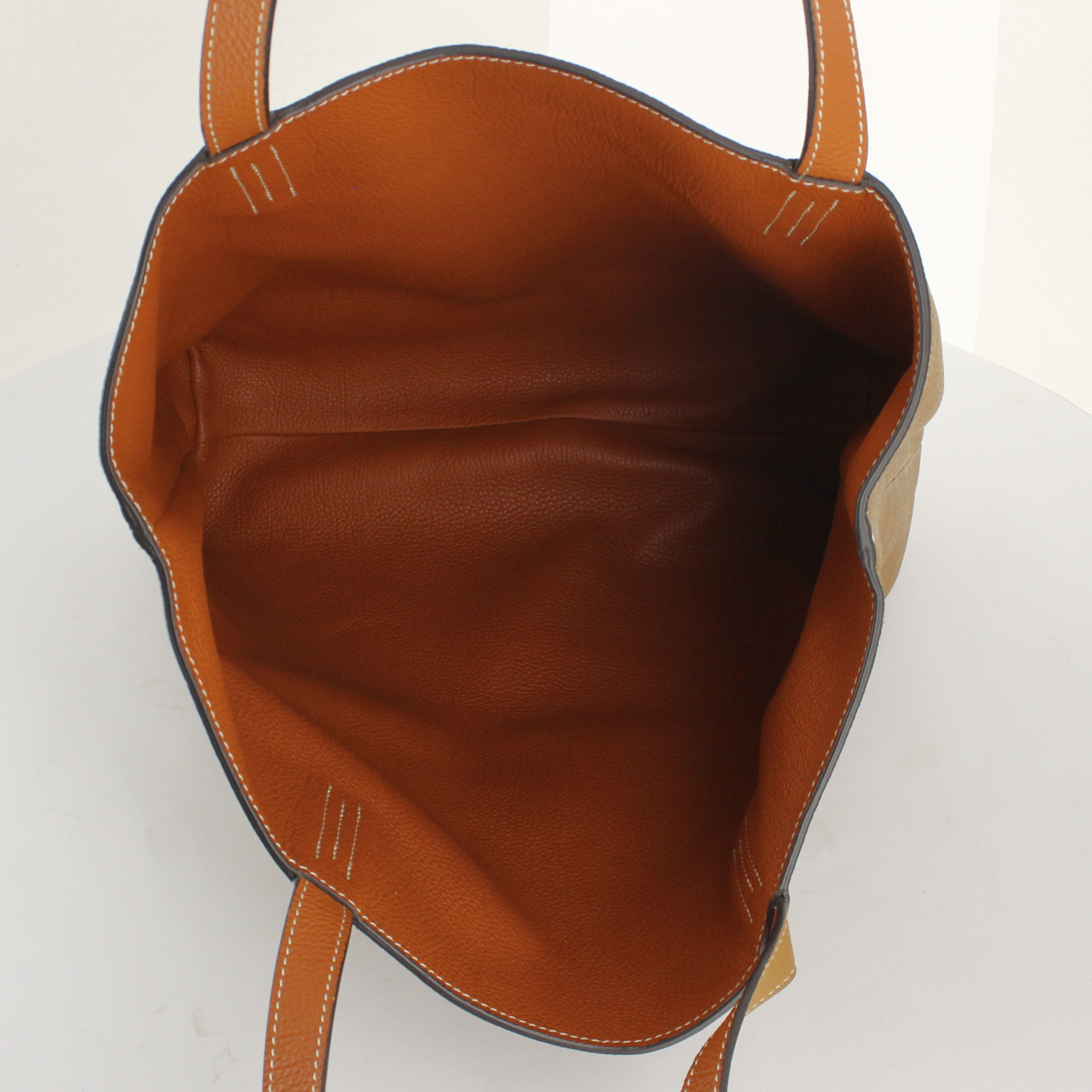 Hermes shopping bag in gold and orange bicolor togo leather - Detail D2