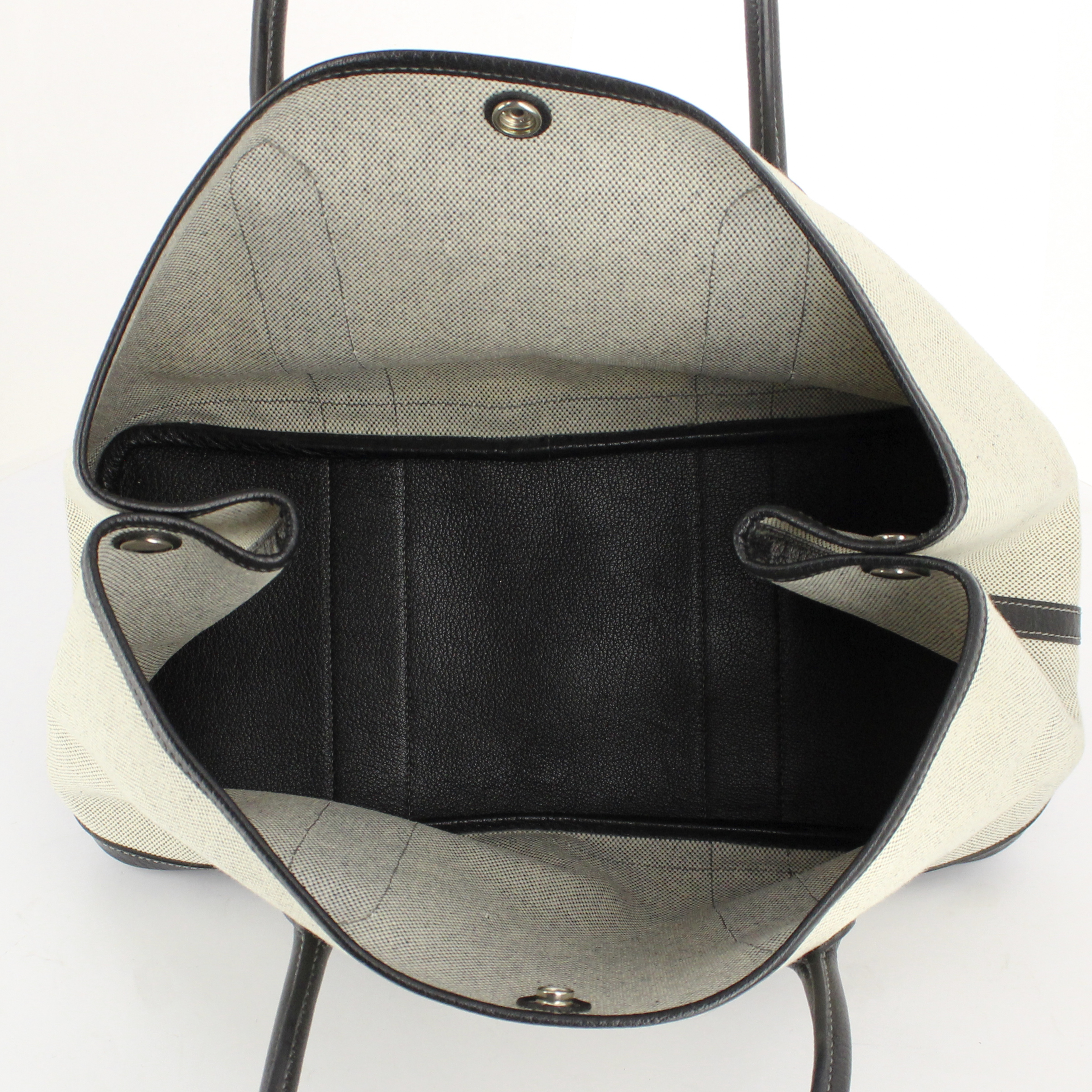 Hermes bolso de mano Garden en lona gris y cuero negro - Detail D2