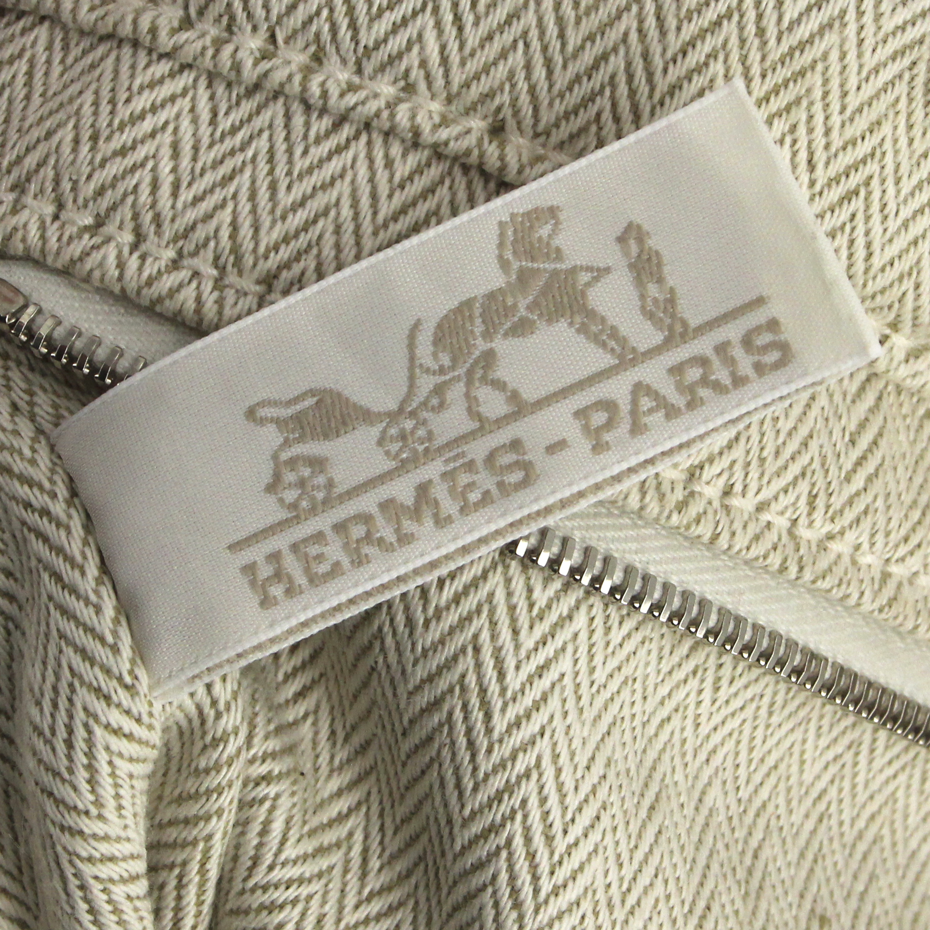 Hermes bolsito de mano en lona beige y cuero marrón - Detail D3