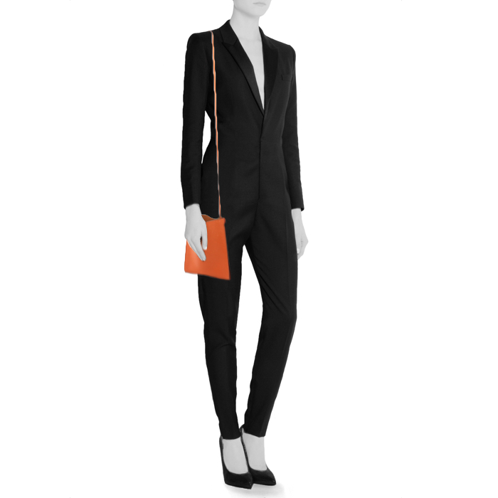 Hermes handbag in orange leather - Detail D1