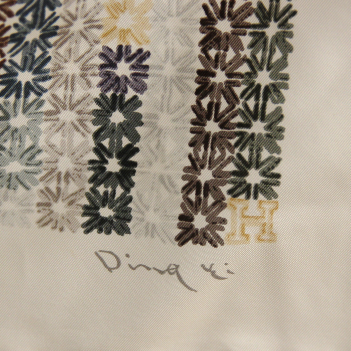 Hermes pañoleta cuadrada Carre Hermes en sarga de seda beige - Detail D3