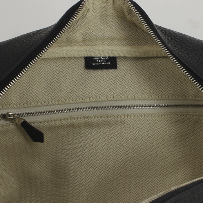 Hermes Victoria handbag in black togo leather - Detail D3