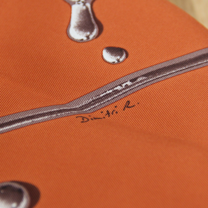 Foulard quadrato in seta arancione e argento - Detail D3