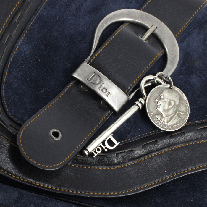 Christian Dior sac à main Saddle en cuir marron et daim bleu - Detail D4