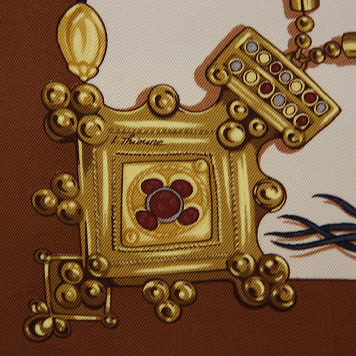 Pañoleta cuadrada Hermes en seda marrón y beige - Detail D2