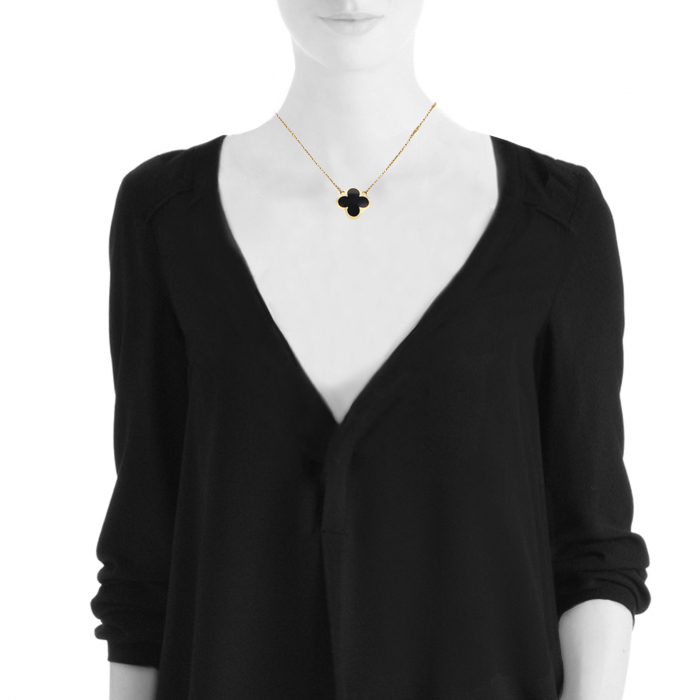 Van Cleef & Arpels Pure Alhambra necklace in yellow gold and onyx - Detail D1