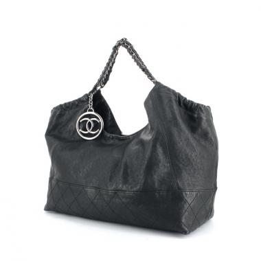 Shopping bag in black leather
