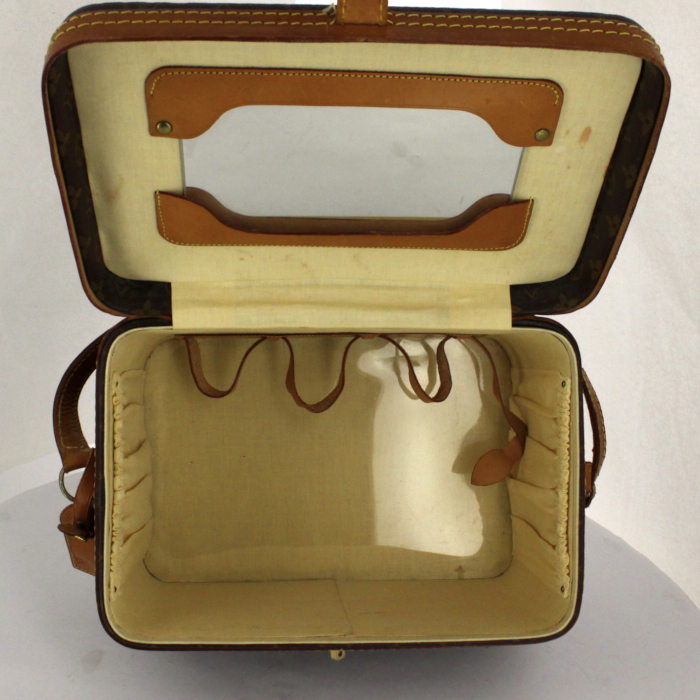 Louis Vuitton vanity case in monogram canvas and natural leather - Detail D2