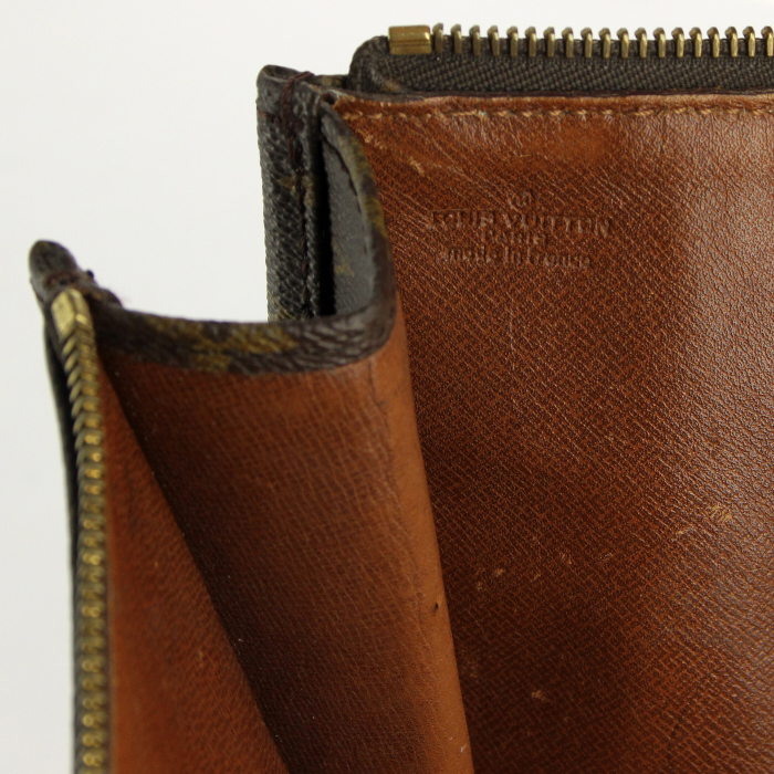 Louis Vuitton Poche-documents pouch in monogram canvas - Detail D3