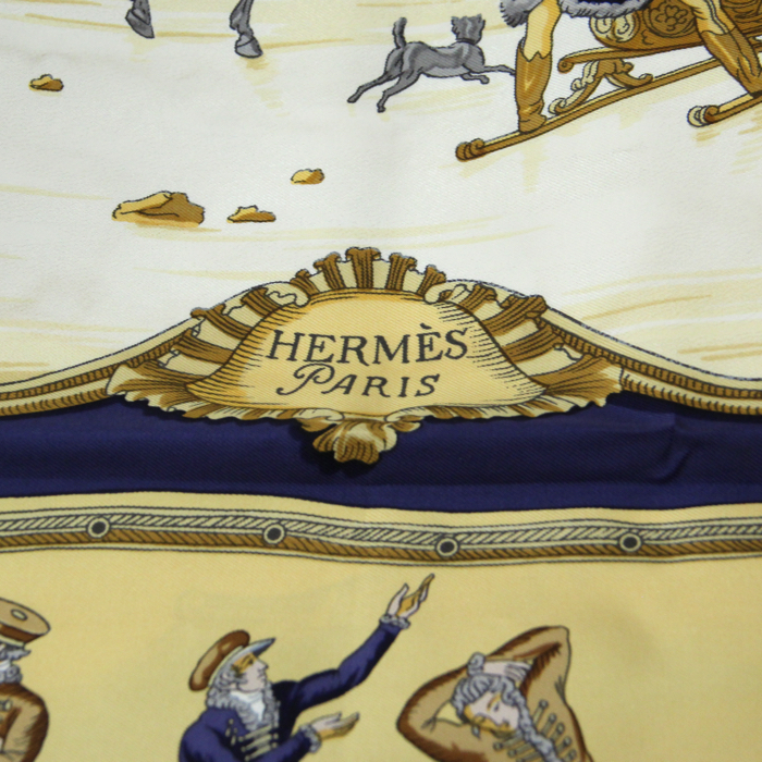 Hermes Carre Plaisirs du froid scarf in blue and yellow twill silk - Detail D2
