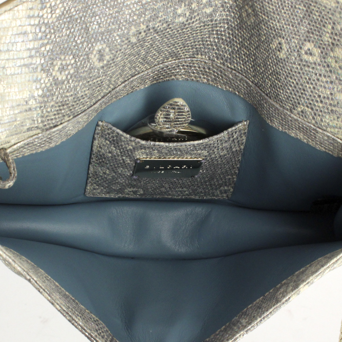 Sac/pochette Bulgari Serpenti en python gris argenté - Detail D2