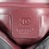 Chanel bolso de mano Coco Cocoon en cuero granulado acolchado negro - Detail D3 thumbnail