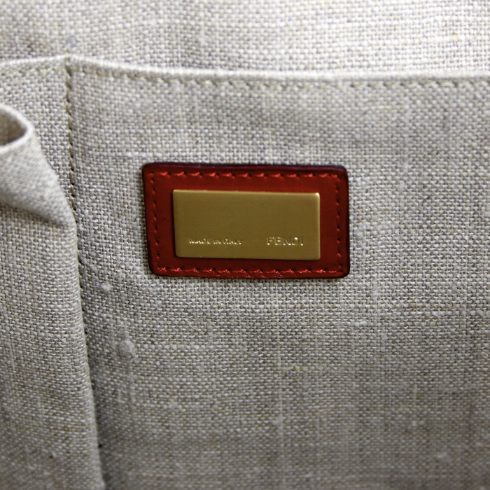 Bolso de mano Fendi Chameleon en cuero y cocodrilo rojo - Detail D4