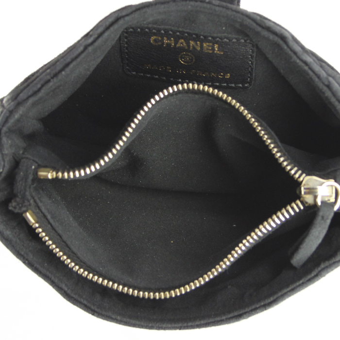 Monedero Chanel en ante acolchado negro - Detail D1